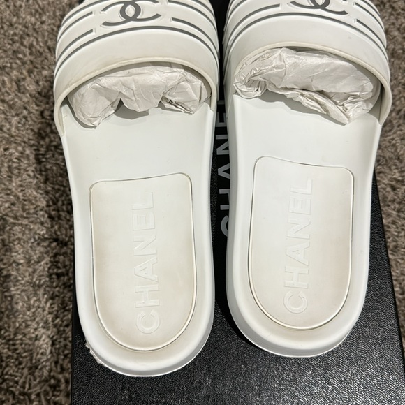 White/Grey Chanel Slides EU 38 / US 7.5 - Picture 4 of 6